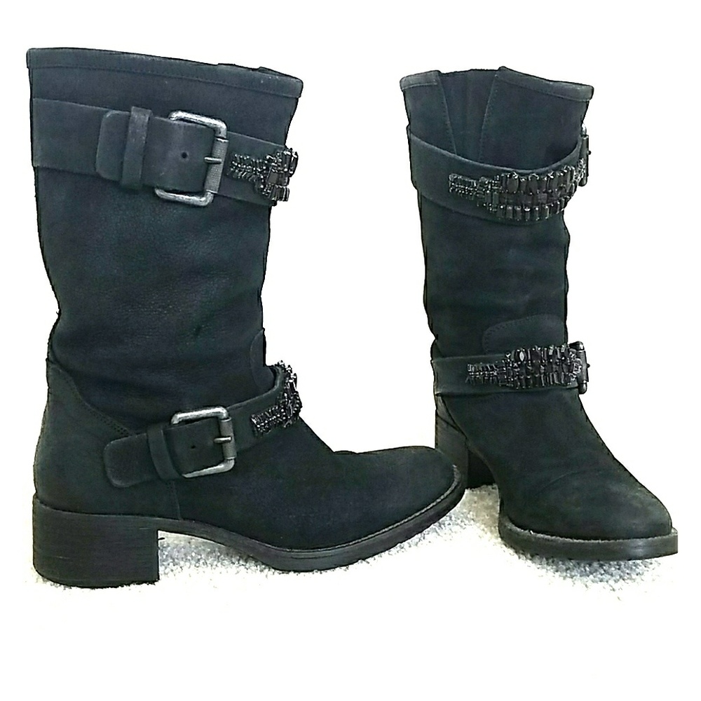 Gorgeous  blk suede Vera Wang boots